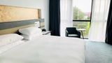 <b>DoubleTree by Hilton Edinburgh Room</b>. Images powered by <a href="https://iceportal.shijigroup.com/" title="IcePortal" target="_blank">IcePortal</a>.