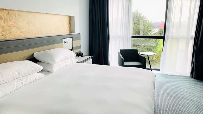<b>DoubleTree by Hilton Edinburgh Room</b>. Images powered by <a href="https://iceportal.shijigroup.com/" title="IcePortal" target="_blank">IcePortal</a>.
