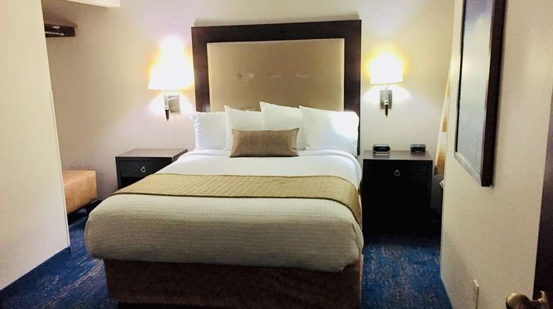 <b>Best Western Plus Portland Airport Hotel Suite</b>. Images powered by <a href="https://iceportal.shijigroup.com/" title="IcePortal" target="_blank">IcePortal</a>.