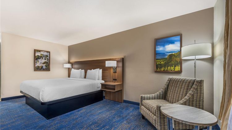 Best Western Plus Portland Airport Hotel Room