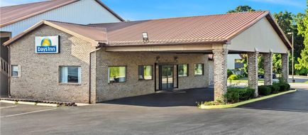 Days Inn Huntington Exterior