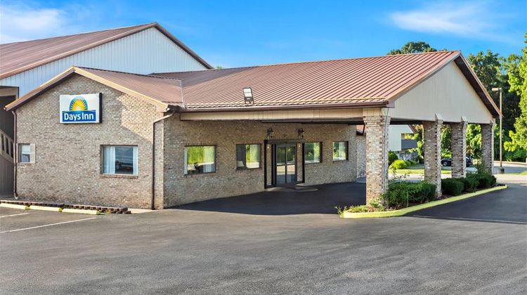 Days Inn Huntington Exterior