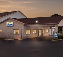 Days Inn Huntington Exterior