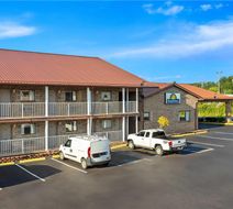 Days Inn Huntington Exterior