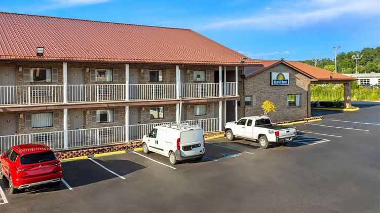 Days Inn Huntington Exterior