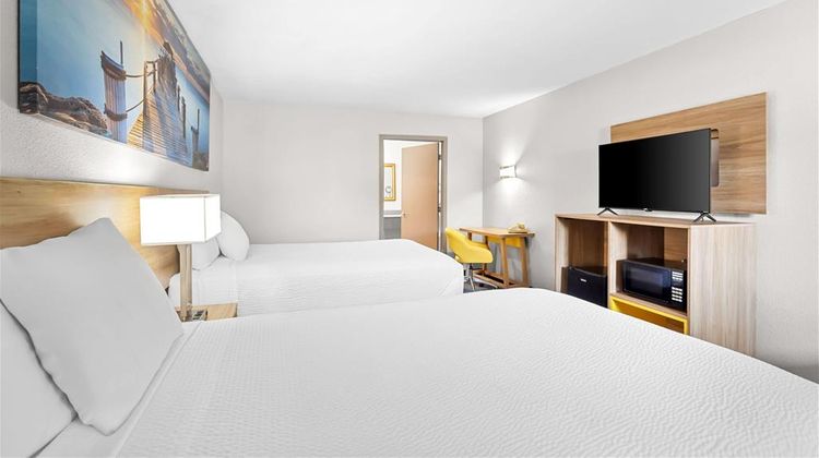 Days Inn Huntington Room