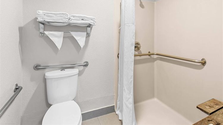 Days Inn Huntington Room