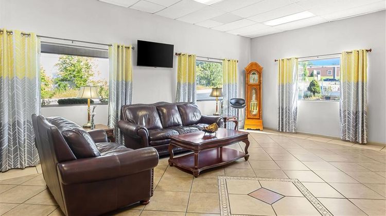 Days Inn Huntington Lobby