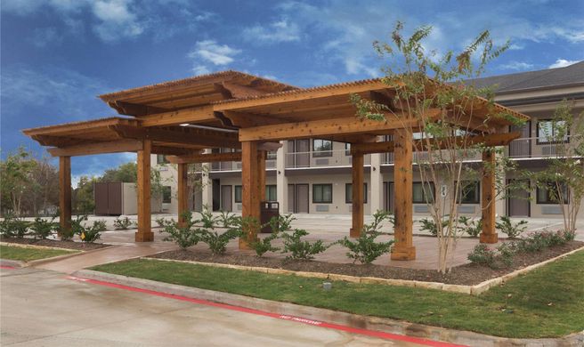 Baymont Inn/Suites Bryan College Station Exterior