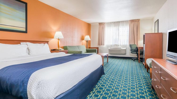 Baymont Inn & Suites Santa Fe Room