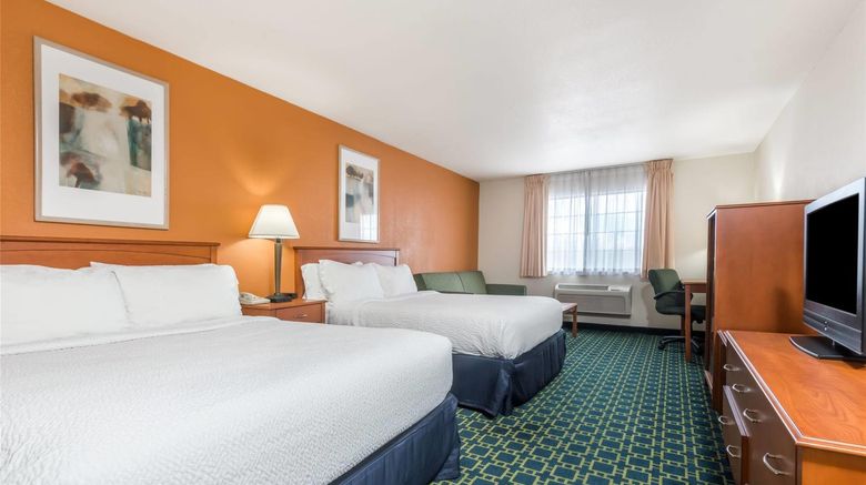 <b>Baymont Inn & Suites Santa Fe Room</b>. Images powered by <a href="https://iceportal.shijigroup.com/" title="IcePortal" target="_blank">IcePortal</a>.