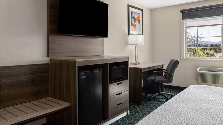 <b>Baymont Inn & Suites Santa Fe Room</b>. Images powered by <a href="https://iceportal.shijigroup.com/" title="IcePortal" target="_blank">IcePortal</a>.