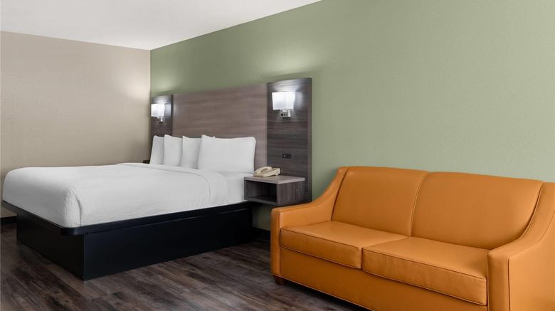 <b>Baymont Inn & Suites Santa Fe Suite</b>. Images powered by <a href="https://iceportal.shijigroup.com/" title="IcePortal" target="_blank">IcePortal</a>.