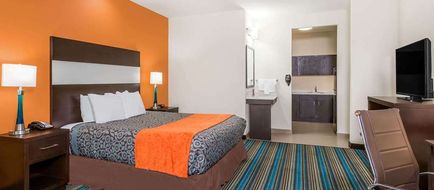 Days Inn & Suites Katy Room
