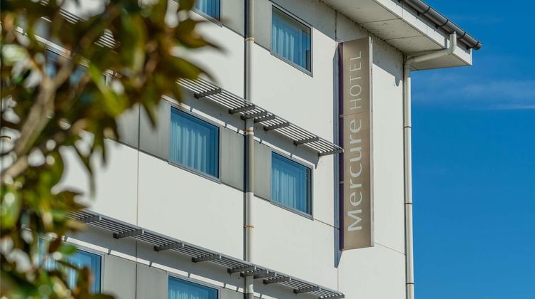 Mercure Newcastle Airport Exterior