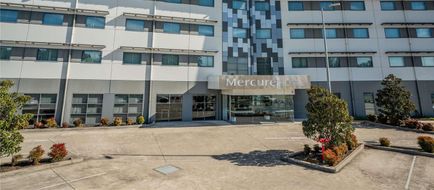 Mercure Newcastle Airport Exterior