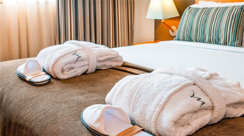 <b>Mercure Lisboa Almada Room</b>. Images powered by <a href="https://iceportal.shijigroup.com/" title="IcePortal" target="_blank">IcePortal</a>.