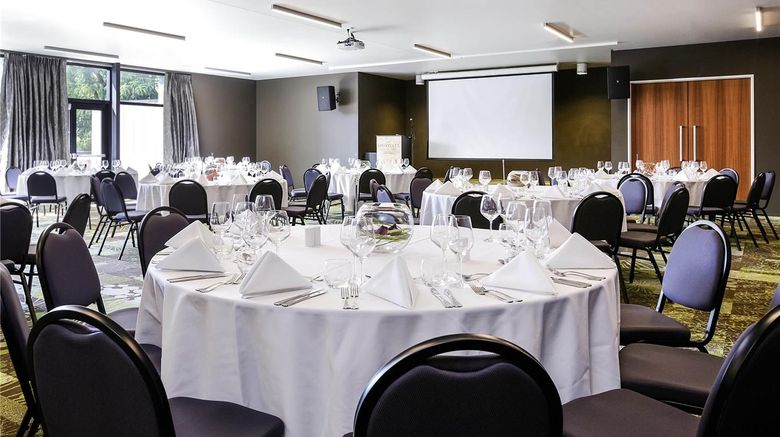<b>Novotel New Plymouth Hobson Meeting</b>. Images powered by <a href="https://iceportal.shijigroup.com/" title="IcePortal" target="_blank">IcePortal</a>.