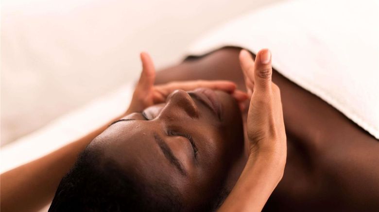 <b>Sofitel Frankfurt Opera Spa</b>. Images powered by <a href="https://iceportal.shijigroup.com/" title="IcePortal" target="_blank">IcePortal</a>.