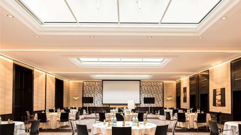<b>Sofitel Frankfurt Opera Meeting</b>. Images powered by <a href="https://iceportal.shijigroup.com/" title="IcePortal" target="_blank">IcePortal</a>.