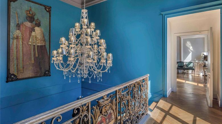 <b>La Cour des Consuls Hotel & Spa Toulouse Meeting</b>. Images powered by <a href="https://iceportal.shijigroup.com/" title="IcePortal" target="_blank">IcePortal</a>.