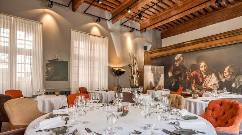 <b>La Cour des Consuls Hotel & Spa Toulouse Restaurant</b>. Images powered by <a href="https://iceportal.shijigroup.com/" title="IcePortal" target="_blank">IcePortal</a>.