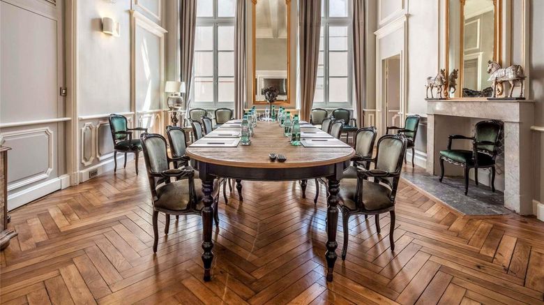 <b>La Cour des Consuls Hotel & Spa Toulouse Meeting</b>. Images powered by <a href="https://iceportal.shijigroup.com/" title="IcePortal" target="_blank">IcePortal</a>.