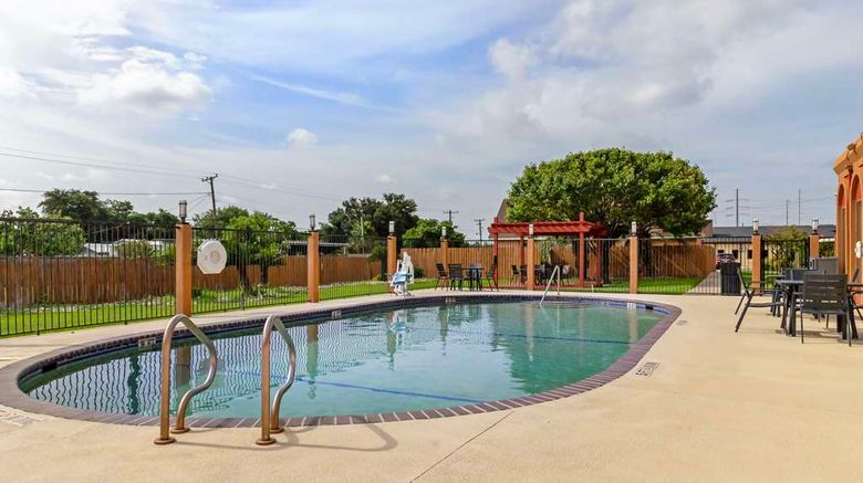 <b>Best Western NW Corpus Christi Inn/Stes Pool</b>. Images powered by <a href="https://iceportal.shijigroup.com/" title="IcePortal" target="_blank">IcePortal</a>.