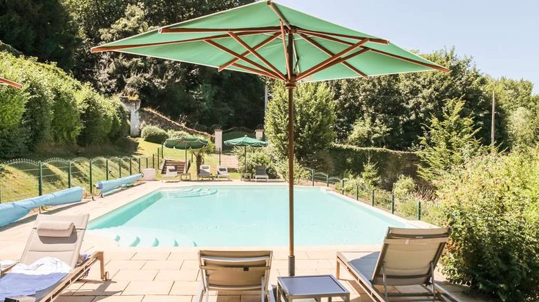 <b>Chateau de Pray Pool</b>. Images powered by <a href="https://iceportal.shijigroup.com/" title="IcePortal" target="_blank">IcePortal</a>.