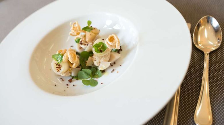 <b>Chateau de Pray Restaurant</b>. Images powered by <a href="https://iceportal.shijigroup.com/" title="IcePortal" target="_blank">IcePortal</a>.