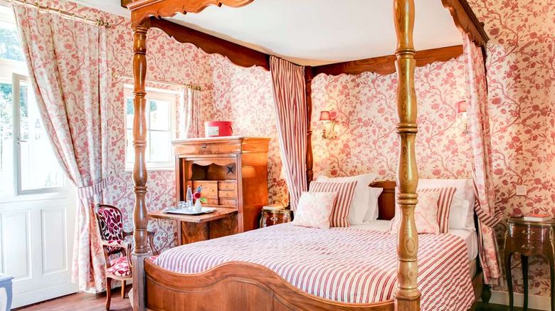 <b>Chateau de Pray Room</b>. Images powered by <a href="https://iceportal.shijigroup.com/" title="IcePortal" target="_blank">IcePortal</a>.