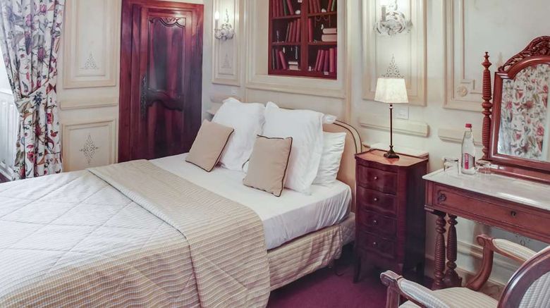 <b>Chateau de Pray Room</b>. Images powered by <a href="https://iceportal.shijigroup.com/" title="IcePortal" target="_blank">IcePortal</a>.