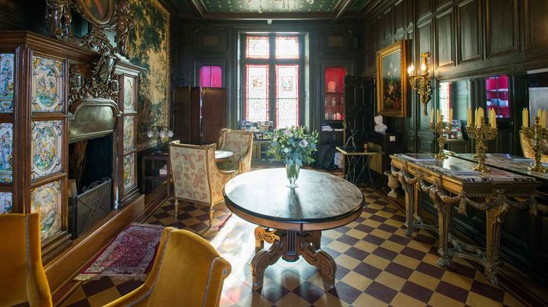 <b>Chateau de Pray Lobby</b>. Images powered by <a href="https://iceportal.shijigroup.com/" title="IcePortal" target="_blank">IcePortal</a>.