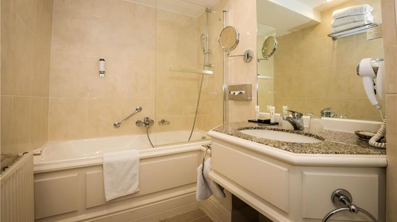 <b>Chateau de Sully Room</b>. Images powered by <a href="https://iceportal.shijigroup.com/" title="IcePortal" target="_blank">IcePortal</a>.