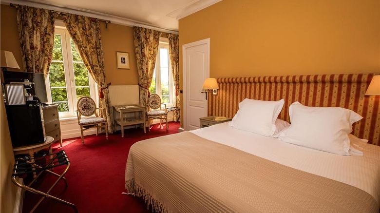 <b>Chateau de Sully Room</b>. Images powered by <a href="https://iceportal.shijigroup.com/" title="IcePortal" target="_blank">IcePortal</a>.