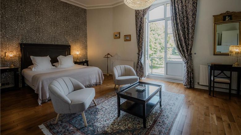 <b>Chateau de Sully Room</b>. Images powered by <a href="https://iceportal.shijigroup.com/" title="IcePortal" target="_blank">IcePortal</a>.