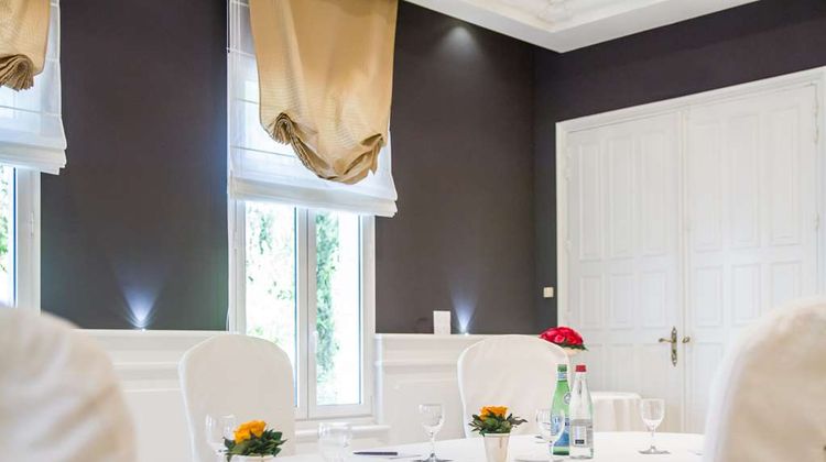 Le Clos de la Ribaudiere Meeting