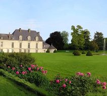 Le Chateau d'Etoges Exterior