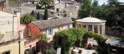 Le Clair de la Plume Exterior