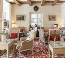 Le Clair de la Plume Lobby