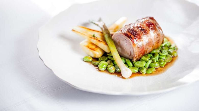 <b>La Bastide de Moustiers Restaurant</b>. Images powered by <a href="https://iceportal.shijigroup.com/" title="IcePortal" target="_blank">IcePortal</a>.