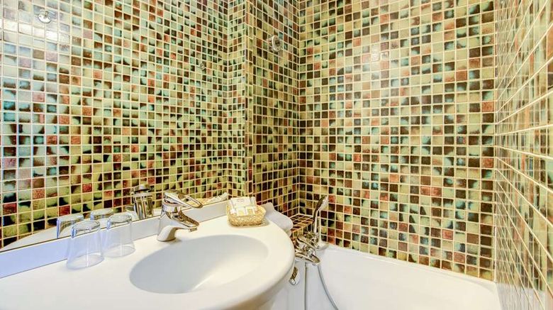 <b>Hotel Le Clement Saint Germain Room</b>. Images powered by <a href="https://iceportal.shijigroup.com/" title="IcePortal" target="_blank">IcePortal</a>.