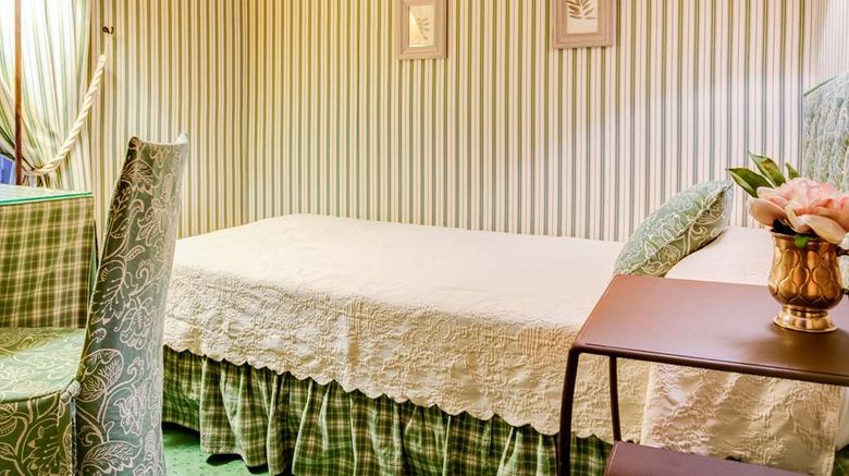 <b>Hotel Le Clement Saint Germain Room</b>. Images powered by <a href="https://iceportal.shijigroup.com/" title="IcePortal" target="_blank">IcePortal</a>.