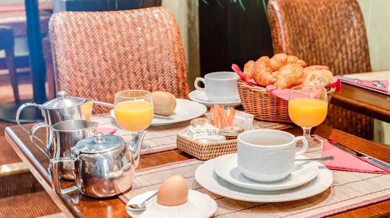 <b>Hotel Le Clement Saint Germain Restaurant</b>. Images powered by <a href="https://iceportal.shijigroup.com/" title="IcePortal" target="_blank">IcePortal</a>.