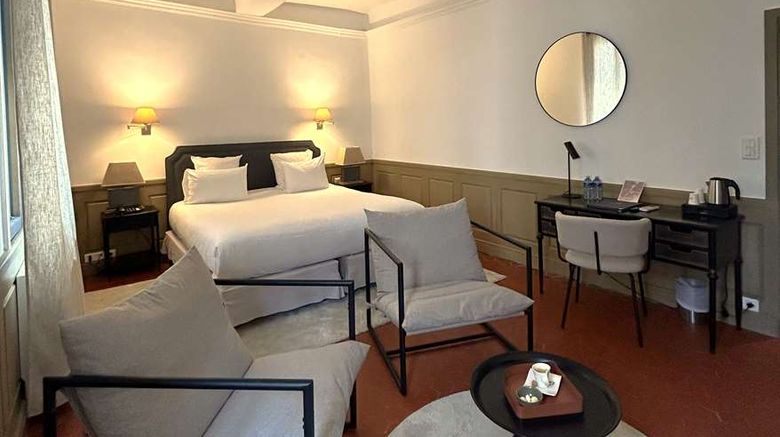 <b>Hostellerie Berard Room</b>. Images powered by <a href="https://iceportal.shijigroup.com/" title="IcePortal" target="_blank">IcePortal</a>.