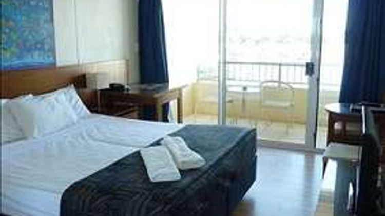 Cullen Bay Resorts Room
