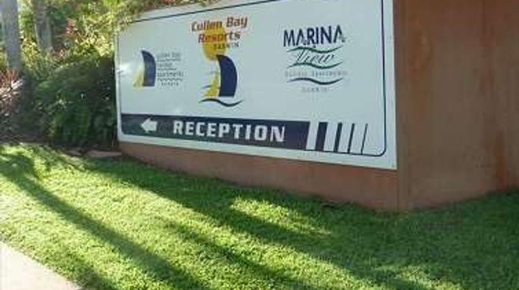 Cullen Bay Resorts Exterior