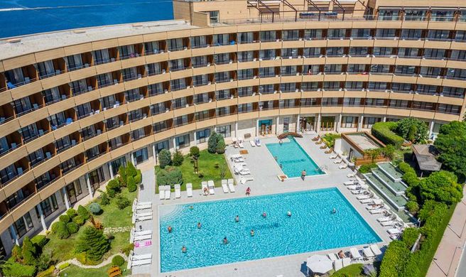 Grand Hotel Pomorie Exterior