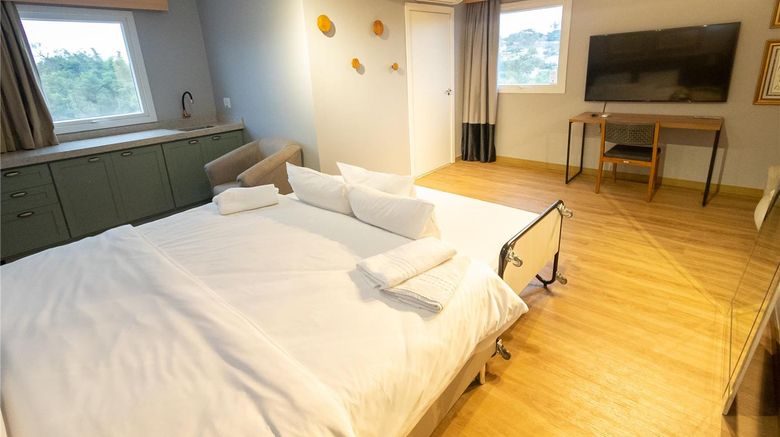 <b>Ibis Catanduva Hotel Suite</b>. Images powered by <a href="https://iceportal.shijigroup.com/" title="IcePortal" target="_blank">IcePortal</a>.