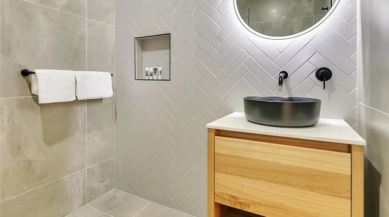 <b>Mercure Launceston Room</b>. Images powered by <a href="https://iceportal.shijigroup.com/" title="IcePortal" target="_blank">IcePortal</a>.